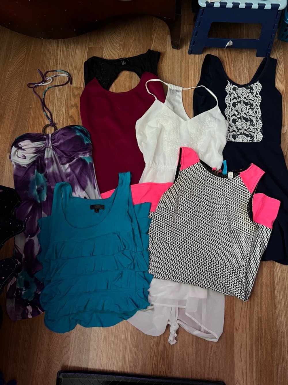 Women's Mixed Dress Bundle - Assorted Sleeveless Styles LOT OF 6 S/M